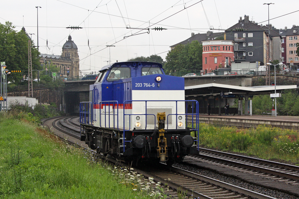 Die 203 764-6 in Wuppertal Steinbeck am 21,07,11