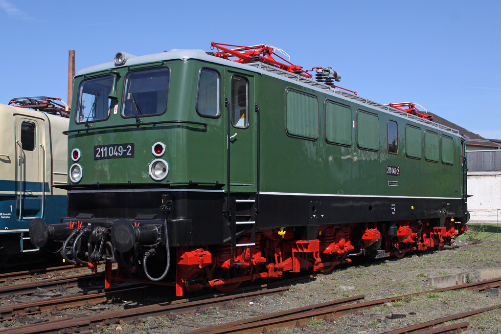 Die 211 049-2 im BW N�rnberg Gostenhof am 20,08,10