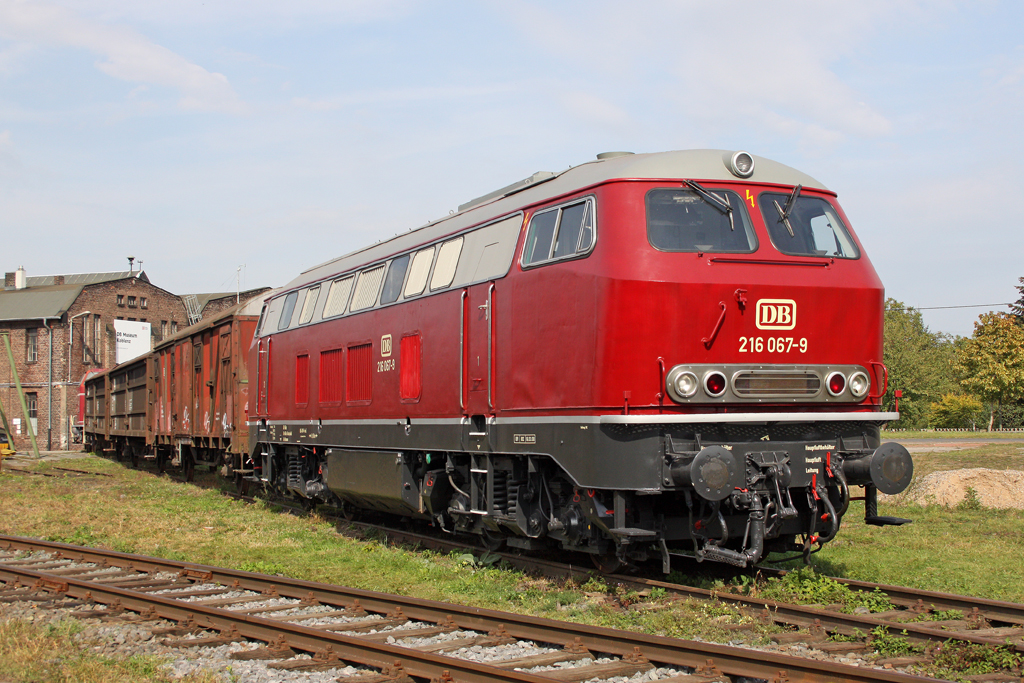 Die 216 067-9 in Koblenz L�tzel am 26,09,11