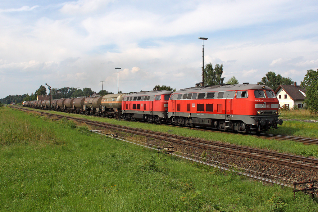 Die 217 012-4 und 217 015-7 in T��ling am 04,08,10