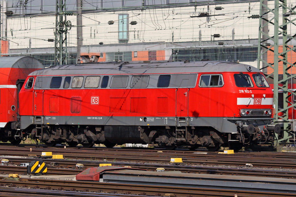 Die 218 102-2 in Frankfurt Hbf am 01,07,10