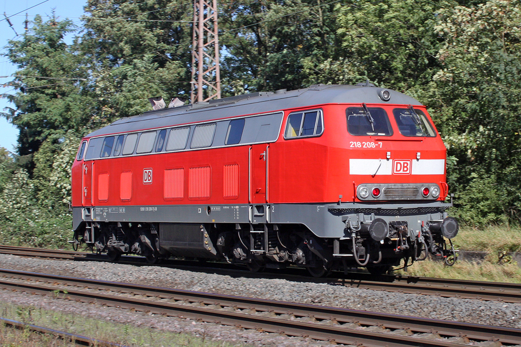 Die 218 208-7 in Ratingen Lintorf am 30,09,11