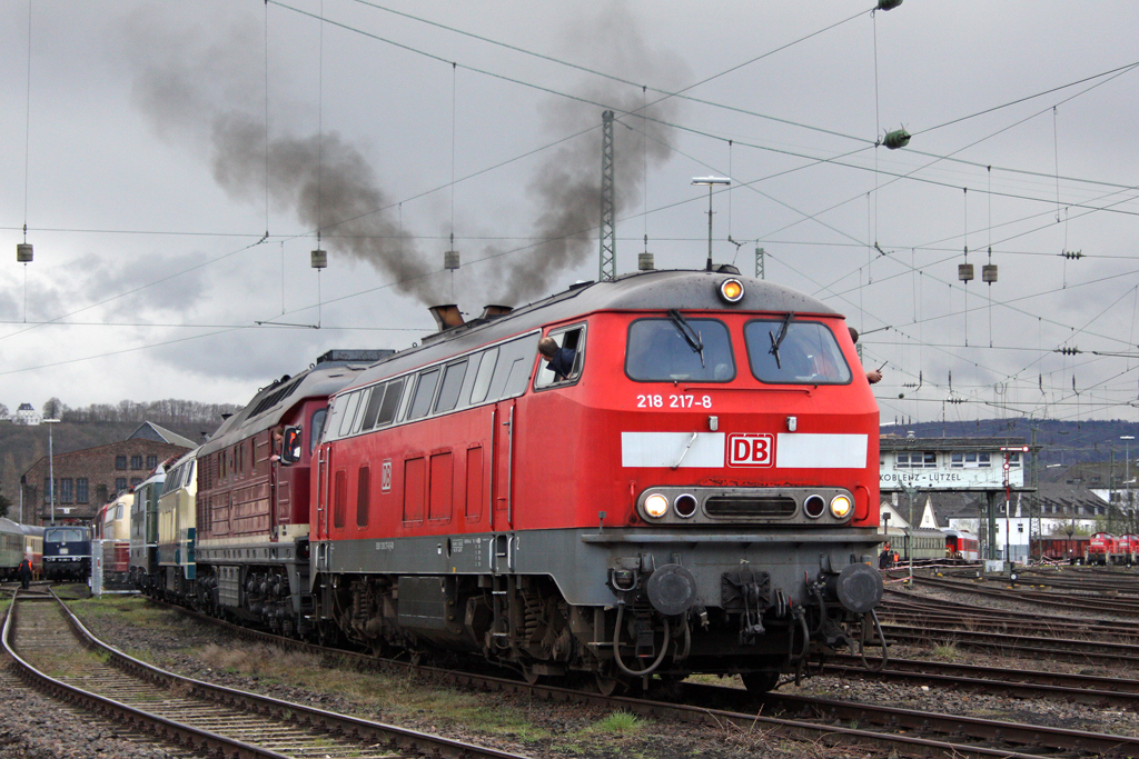 Die 218 217-8 beim rangieren in Koblenz-L�tzel am 04,04,10