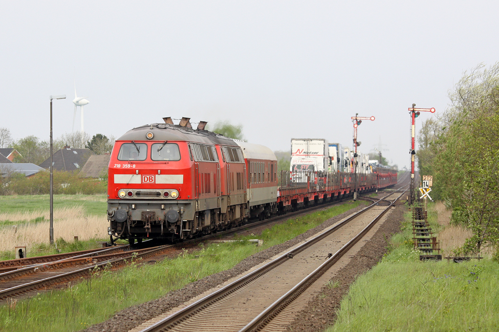 Die 218 359-8 und 218 386-1 am SyltShuttle in Klanxb�ll am 14,05,12