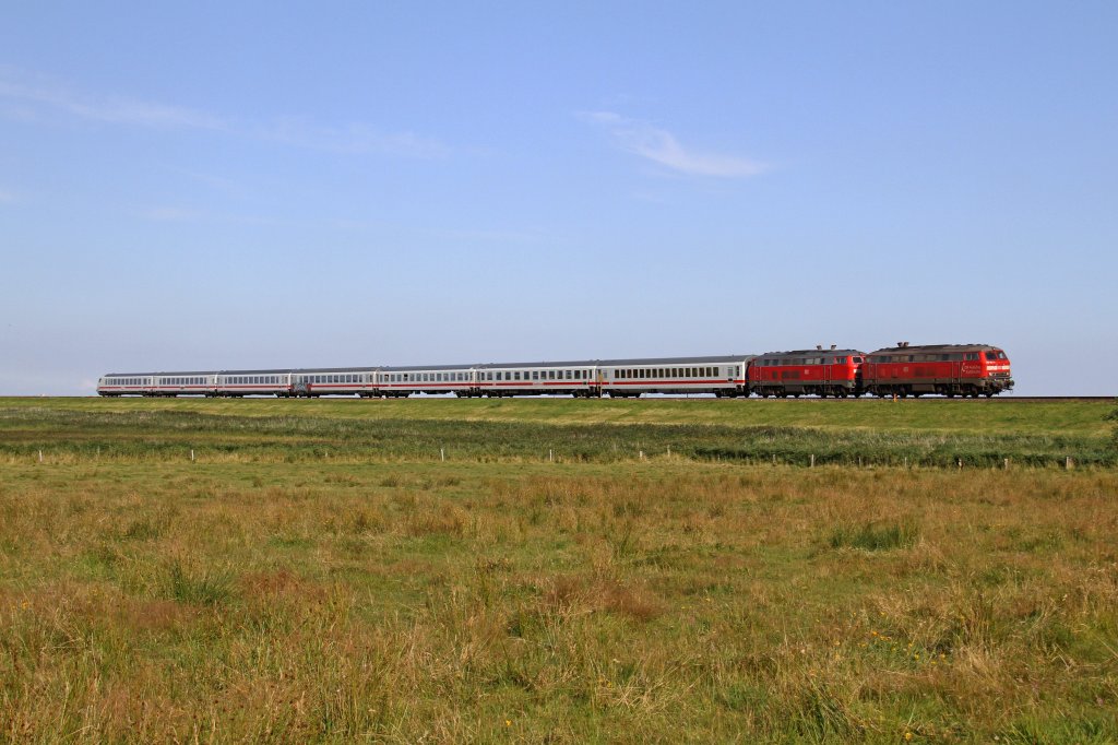 Die 218 362-2 und 218 321-8 bei Morsum am 14,08,12