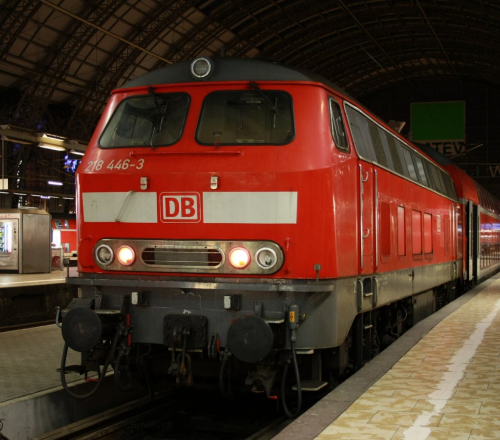 Die 218 446-3 wartet noch nach Glauburg-Stockheim aufzubrechen. Dort wird sie das Wochenende verbringen. Viele Zugpaare werden dann durch 628 ersetzt wegen der Anwohner.

Patrick E.