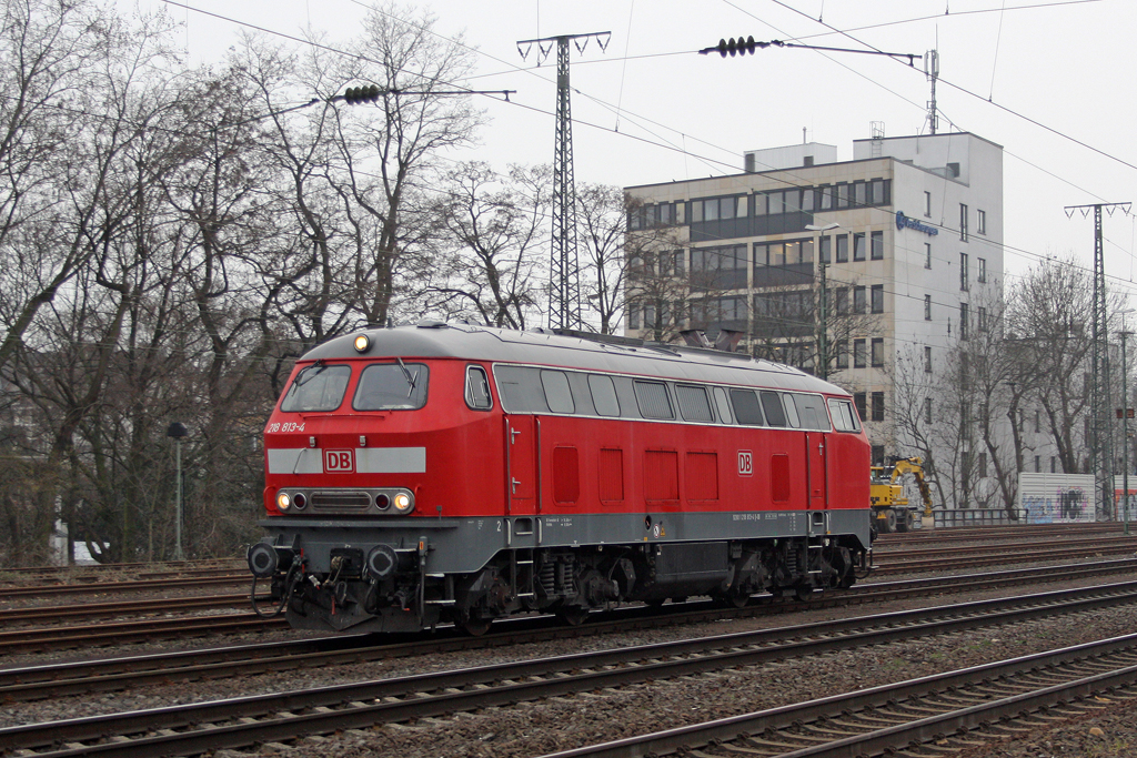 Die 218 813-4 in K�ln West am 29,02,12
