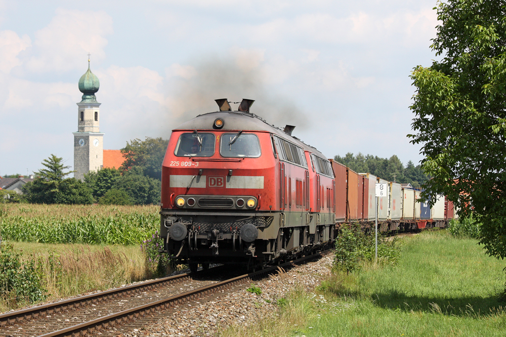 Die 225 809-3 und 225 071-0 in Heiligenstatt am 04,08,10