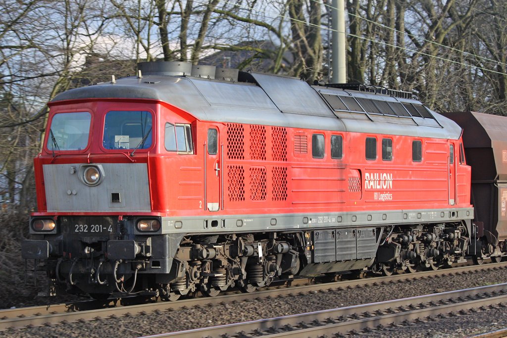 Die 232 201-4 mit einen Kalkzug aus W�lfrath Rodenhaus in Ratingen Lintorf am 04,03,10