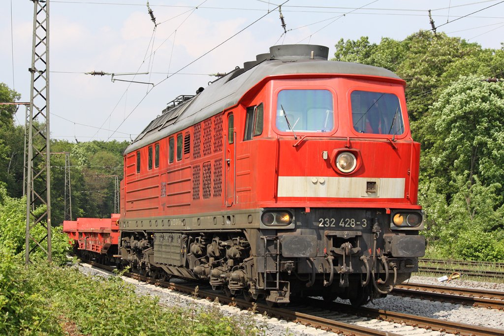 Die 232 428-3 in Duisburg Neudorf am 28,05,10
