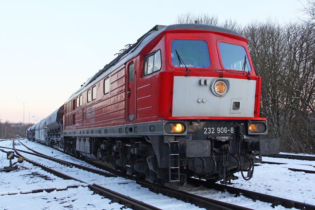 Die 232 906-8 in Dornap-Hahnenfurth am 08,03,10
