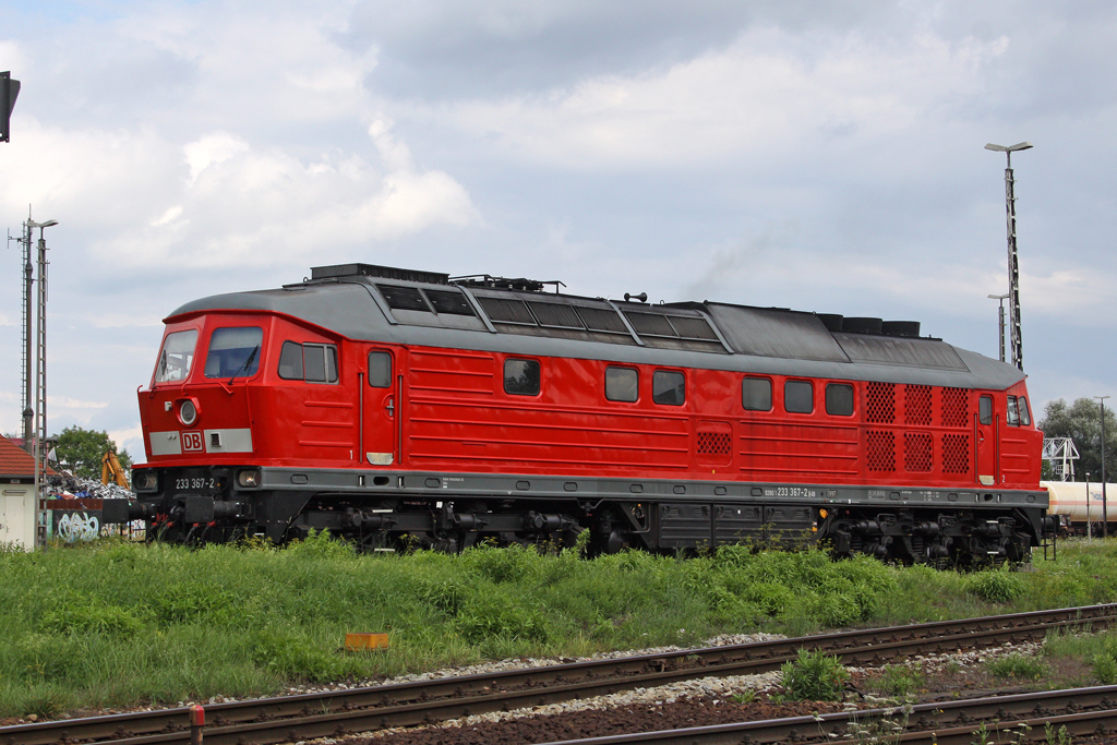 Die 233 367-2 in M�hldorf am 03,08,10