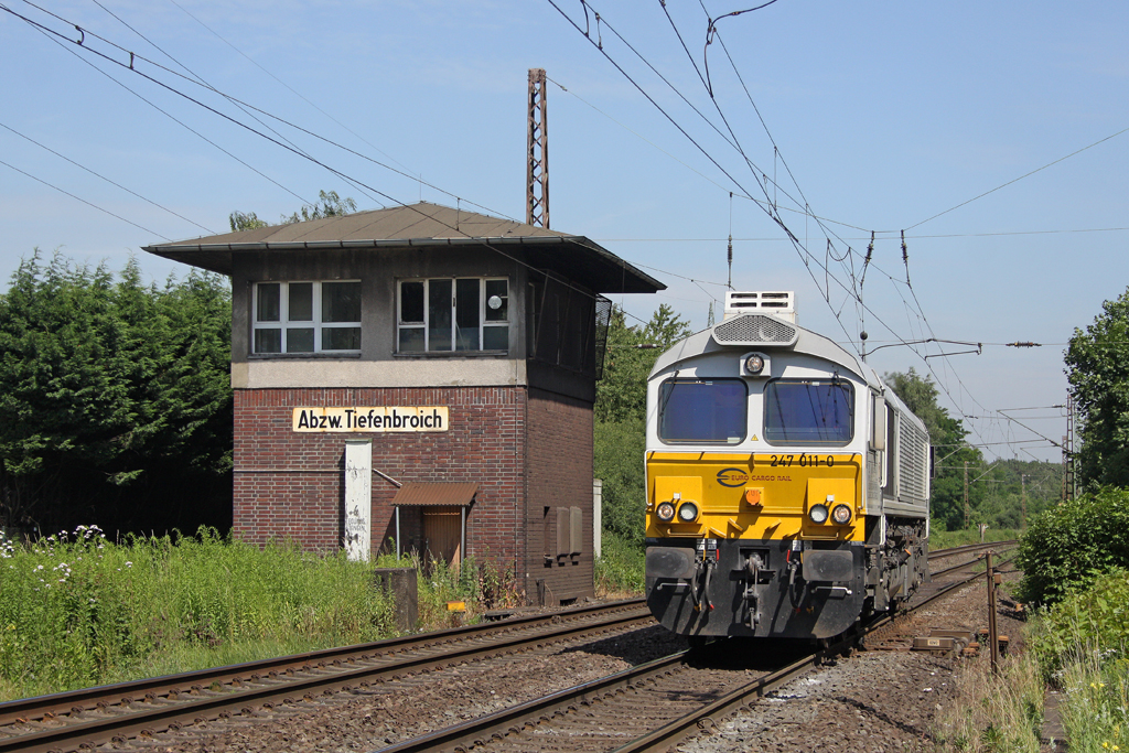 Die 247 011-0 in Ratingen Tiefenbroich am 03,07,12