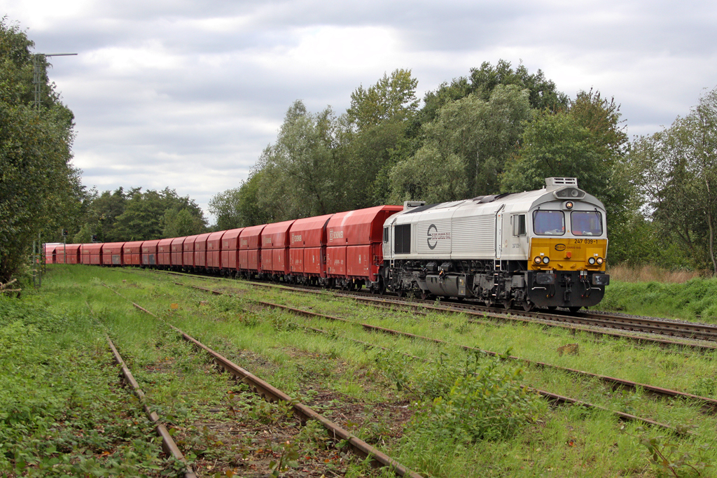 Die 247 039-1 mit dem 47751 nach W�lfrath Rodenhaus Rheinkalkwerk in W�lfrath Flandersbach am 12,09,11