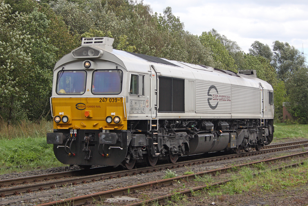 Die 247 039-1 in W�lfrath Flandersbach am 12,09,11