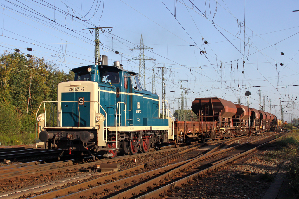 Die 261 671-2 in Gremberg am 04,10,10