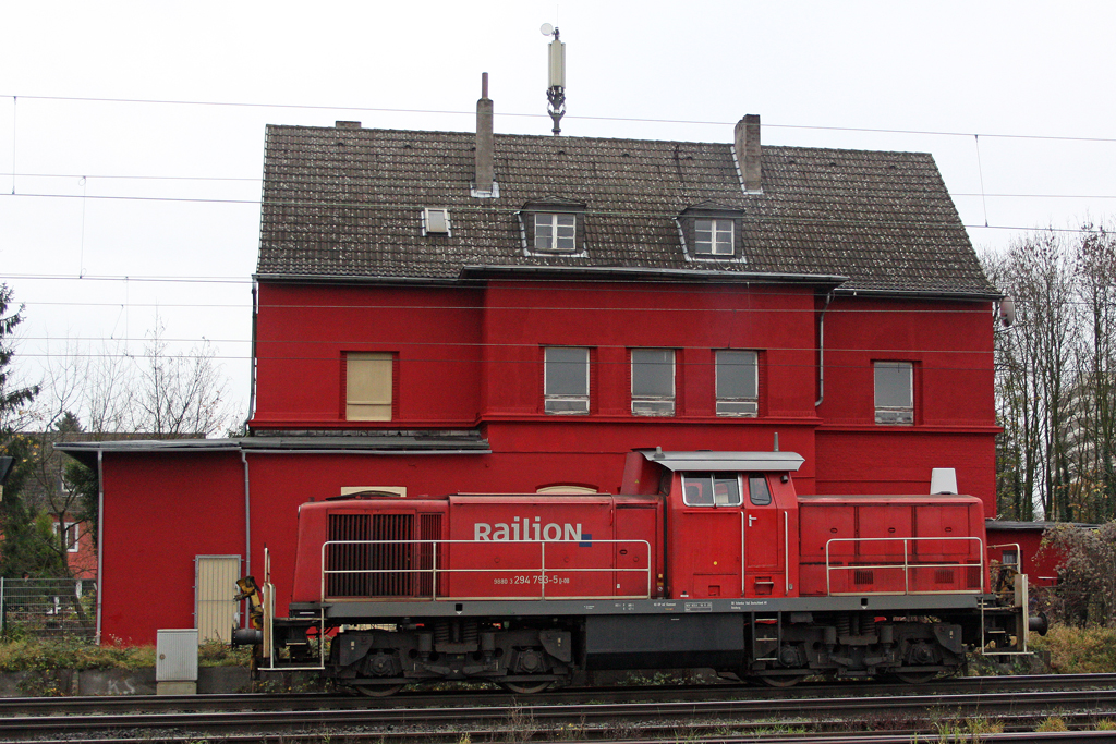 Die 294 793-5 in Ratingen Lintorf am 17,11,10