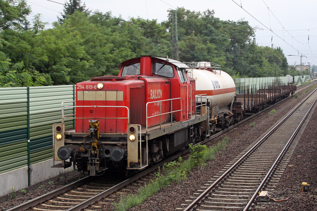 Die 294 819-8 zwischen Wiesbaden und Gro� Gerau am 18,08,10