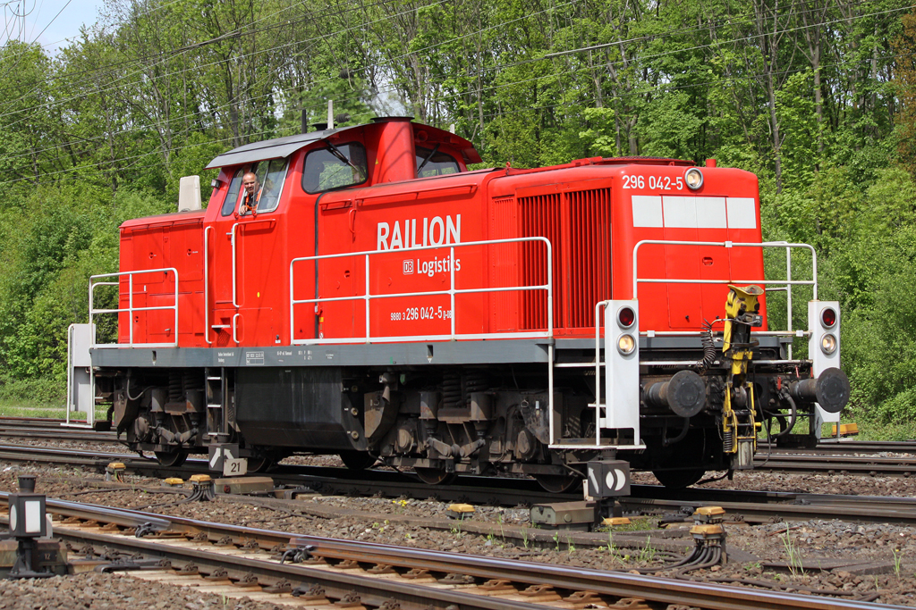 Die 296 042-5 in Gremberg am 05,05,10