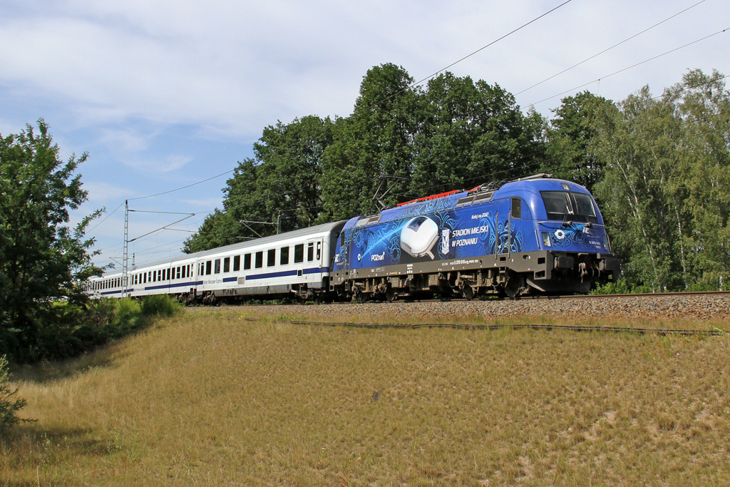 Die 370 010 mit dem Berlin-Warszawa-Express EC 45 nach Warszawa in Erkner am 24,07,12