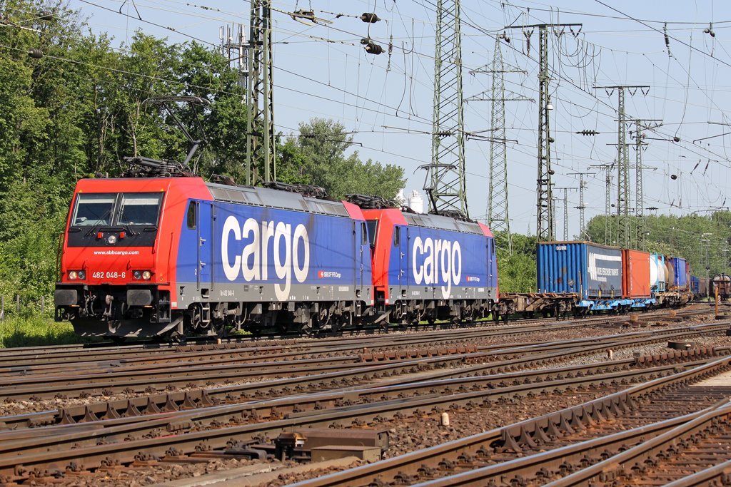 Die 482 048-6 in Gremberg am 04,06,10