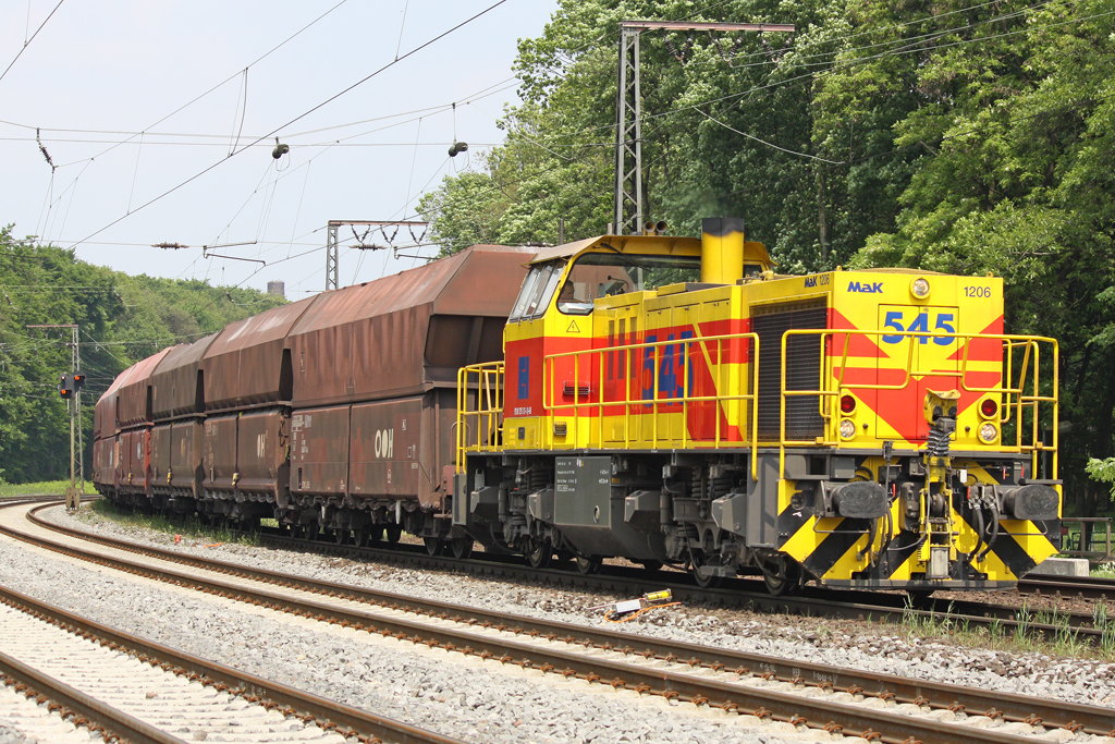 Die 545 der E&H in Duisburg Neudorf am 28,05,10