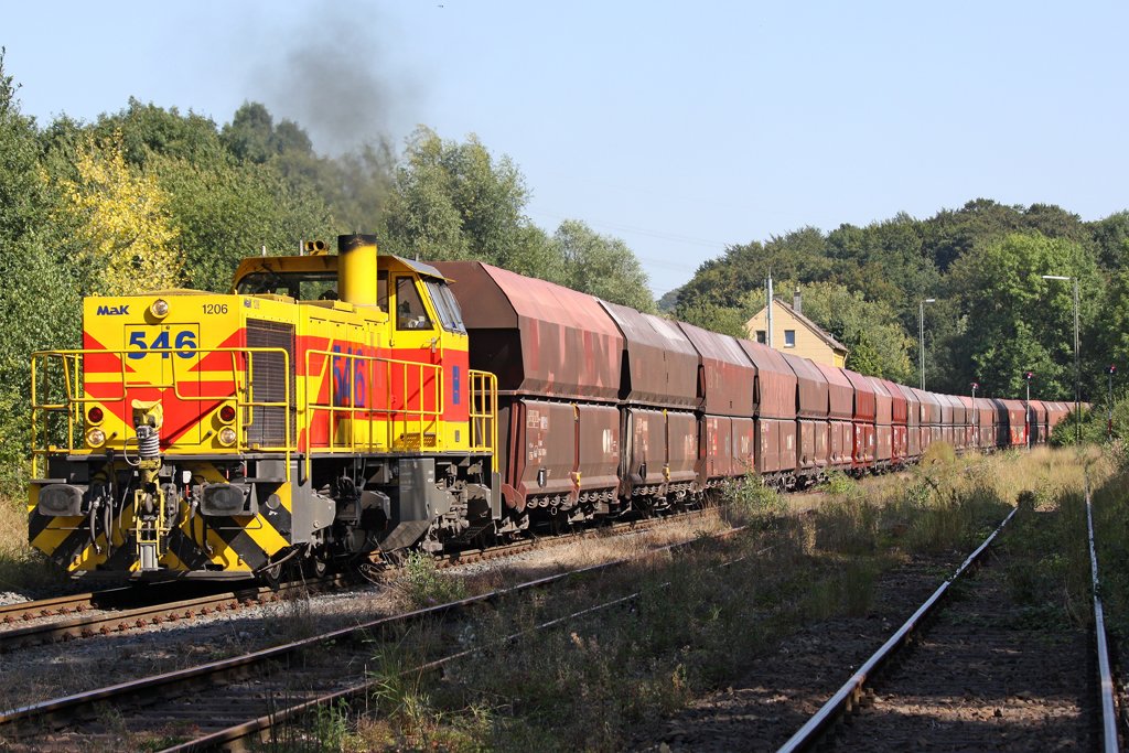 Die 546 kurz nach der Ausfahrt aus dem Rheinkalk Werk W�lfrath, am 24,08,09