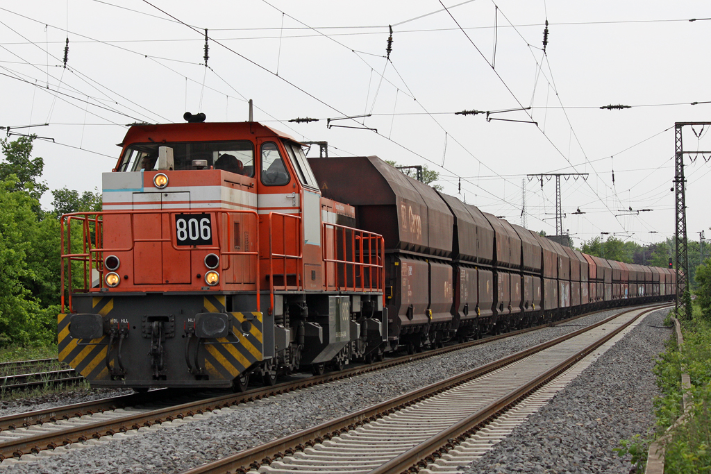 Die 806 der RBH in Duisburg Neudorf am 25,05,10