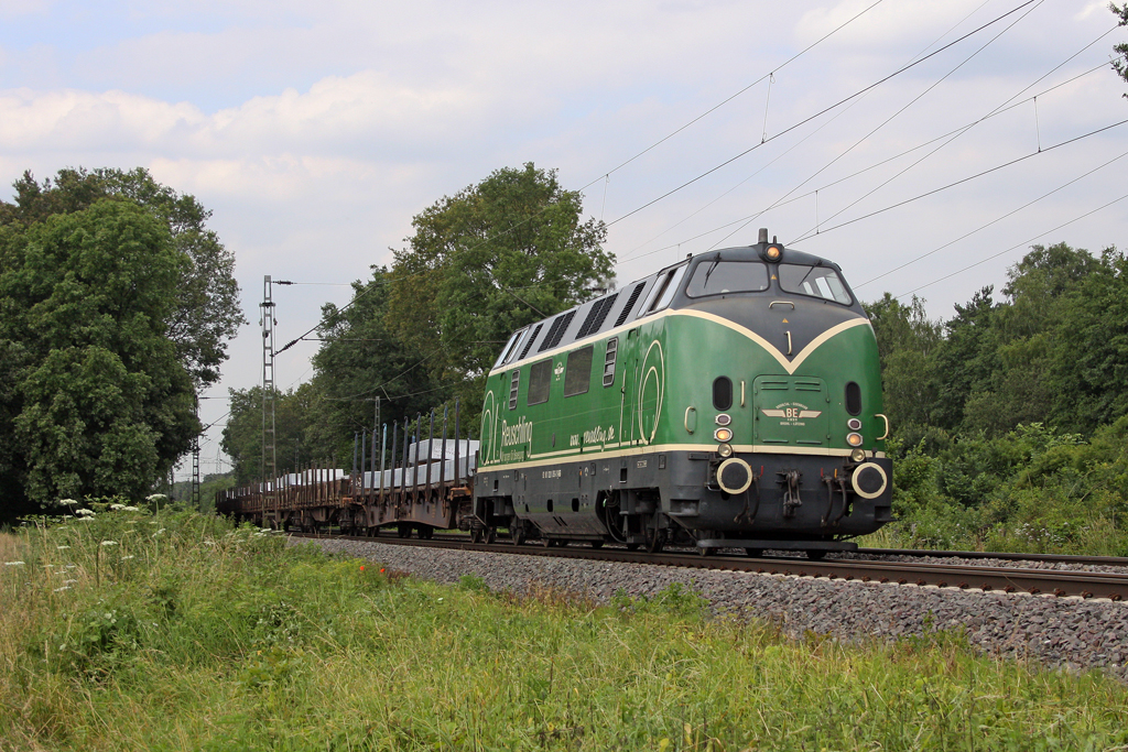 Die Brohltal V200 ( 220 053-3 ) in Ratingen Tiefenbroich am 03,07,12