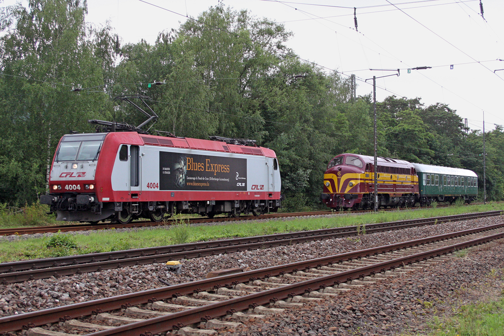 Die CFL 4004 brachte die CFL 1604 + Wagen nach Igel um dann mit der DB Museum E40 128 weiter nach Koblenz gebracht zu werden von wo es dann weiter zum 150 Jahre AW Fest nach Neum�nster ging , hier in Igel am 16,06,11  