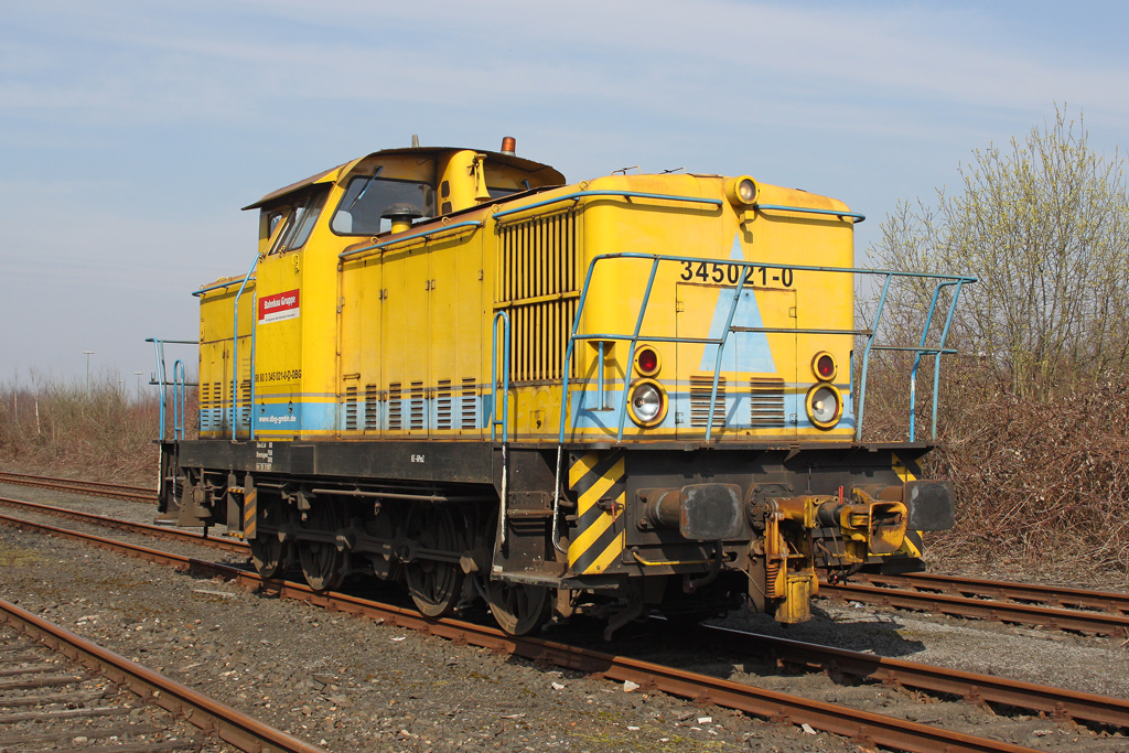 Die DBG 345 021-0 in Duisburg Wedau am 20,03,12