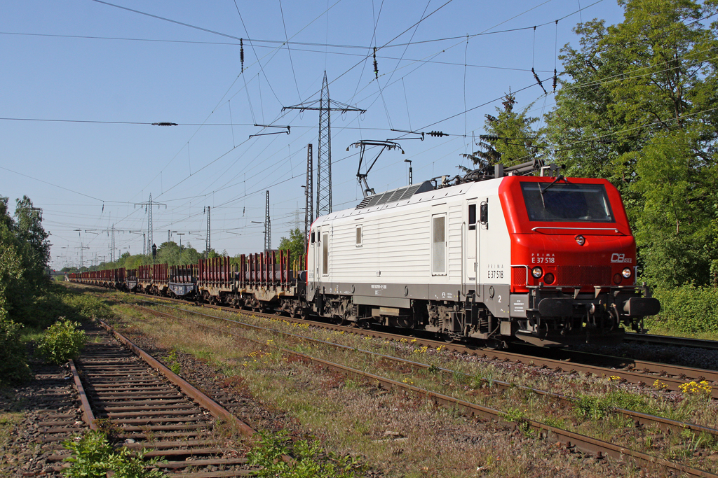 Die E37 518 in Ratingen Lintorf am 03,05,11