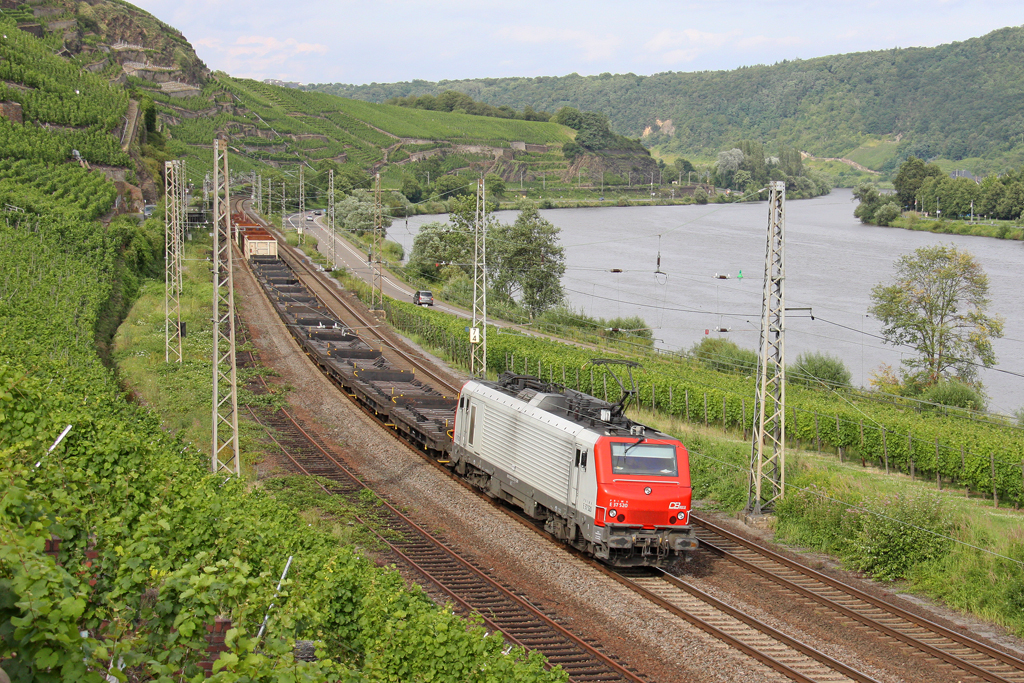 Die E37 520 in Winningen ( Mosel ) am 18,07,12