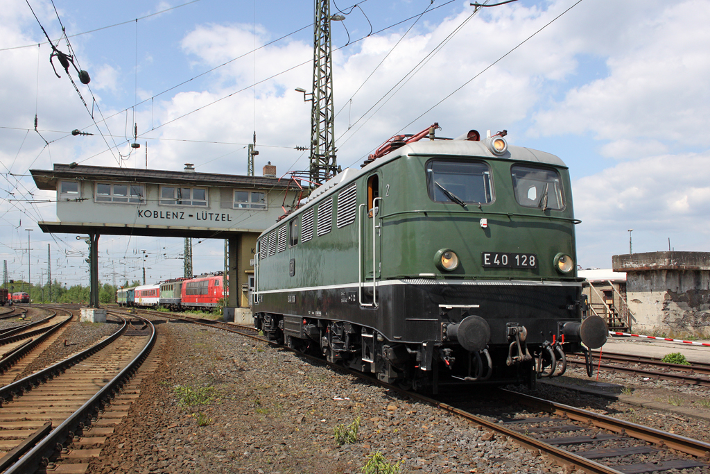 Die E40 128 am DB Museum Koblenz-L�tzel am 16,05,10  *