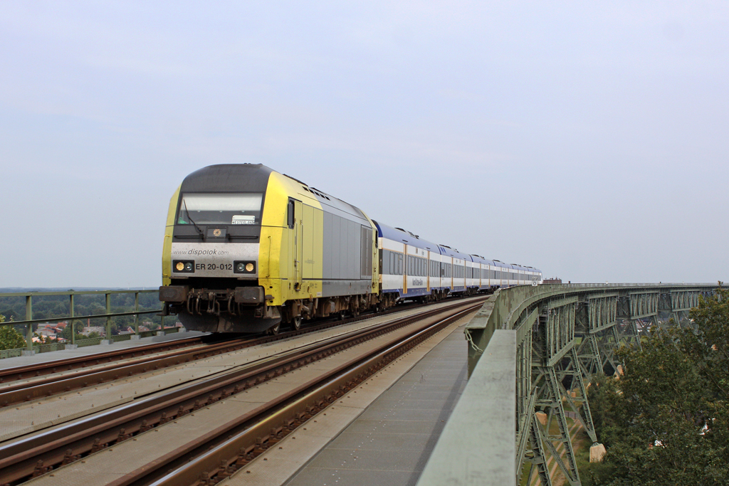 Die ER 20-012 auf der Hochbr�cke Hochdonn am 03,08,11