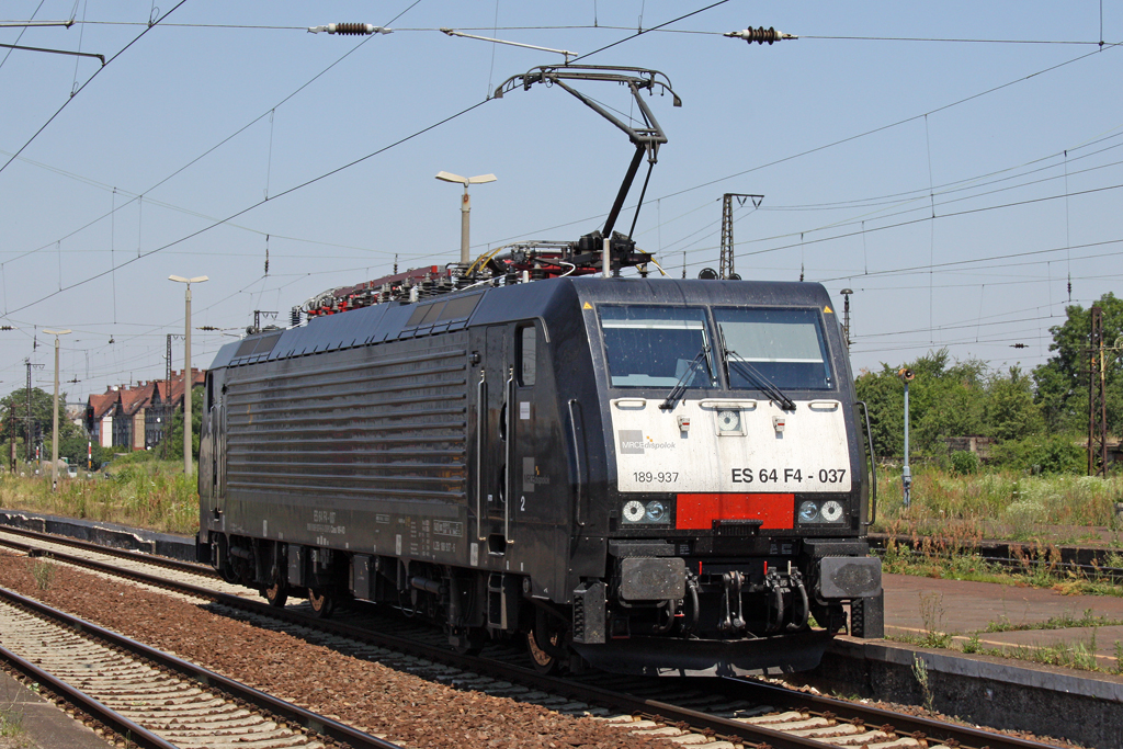 Die ES 64 F4-037 (189 937) in Gro�korbetha am 09,07,10