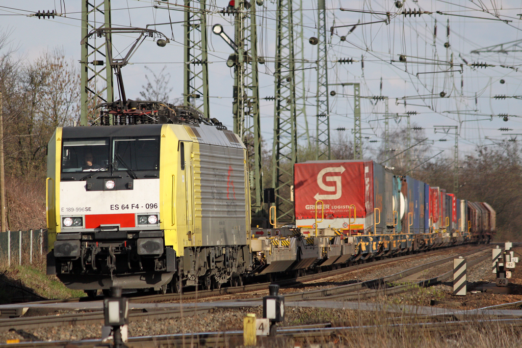 Die ES 64 F4-096 in Gremberg am 02,04,10