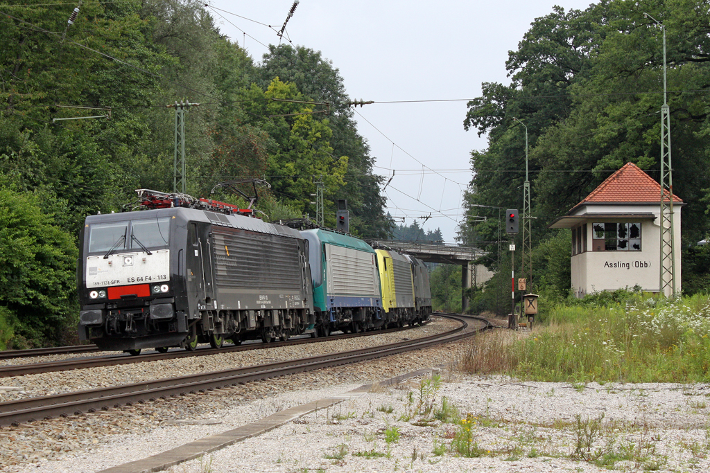 Die ES 64 F4-113 , E412 XXX , ES 64 F4-XXX und ES 64 U2-29 in A�ling (Oberbay) am 30,07,11 