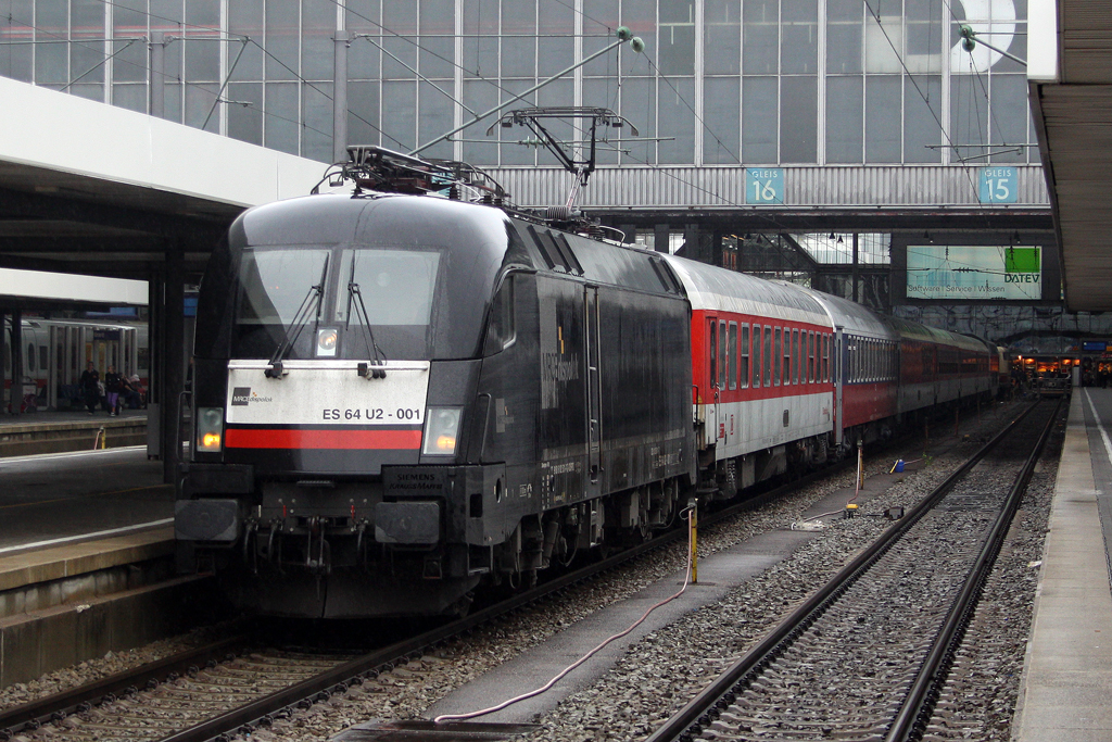 Die ES 64 U2-001 in M�nchen Hbf am 07,08,10