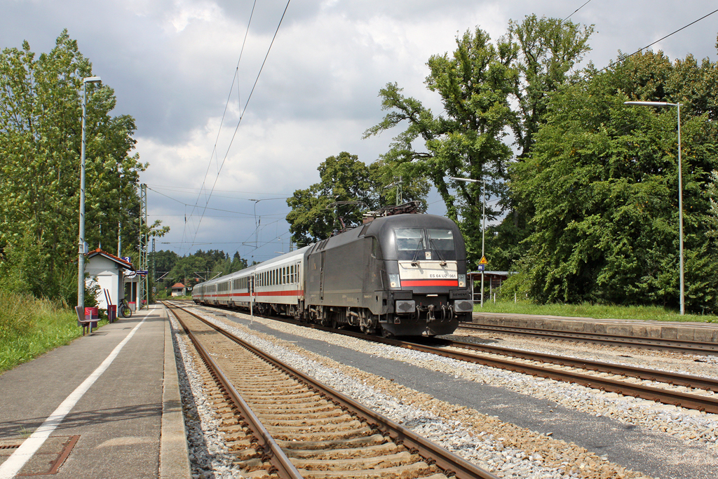 Die ES 64 U2-061 in A�ling (Oberbay) am 29,07,11
