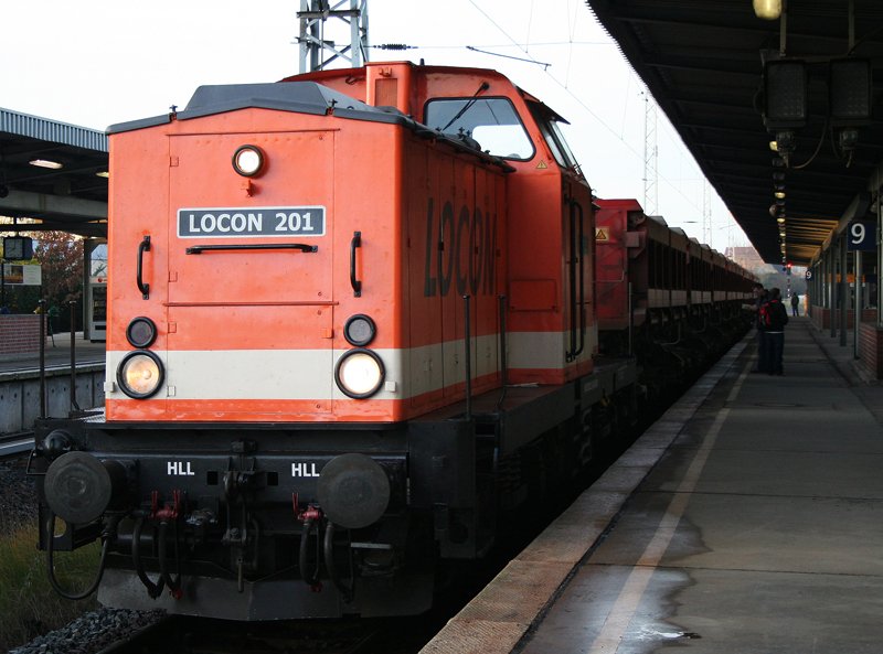 Die LOCON 201 hier am Berlin Sch�nefeld Flughafen , gesehen 14.11.09