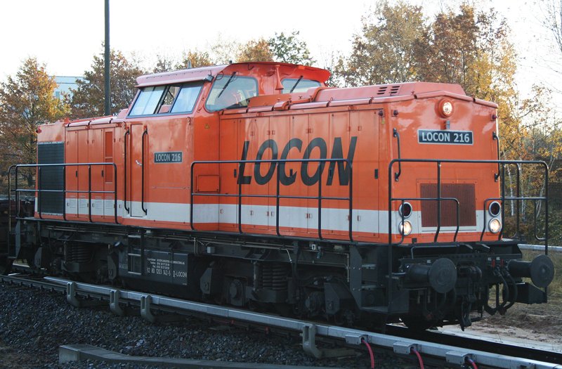 Die LOCON 216 am Berlin Sch�nefeld Flughafen , gesehen 14.11.09