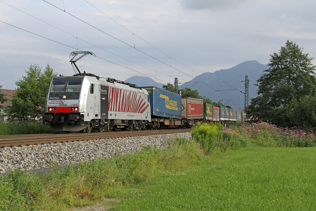 Die Lokomotion 186 284 in Raubling am 03,08,12 