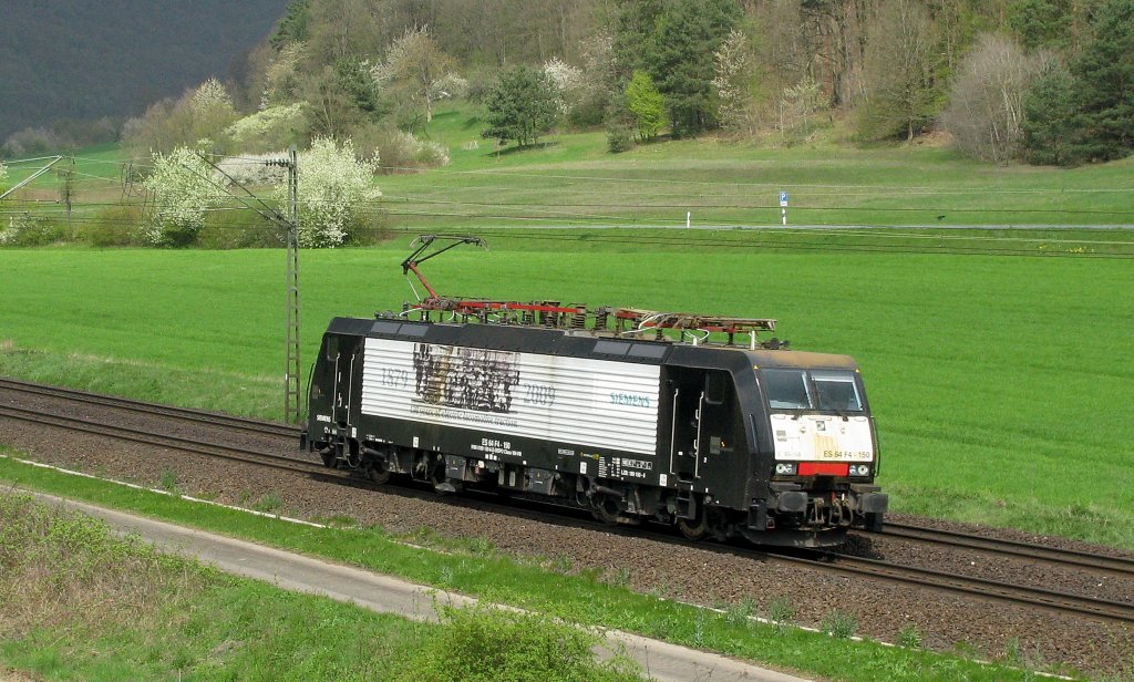 Die Lz fahrende 189 210 kam zur�ck aus Polen wo sie erfolgreich ihre Dienste leistete.
Aufgenommen im Maintal bei Wernfeld am 21.04.2010.