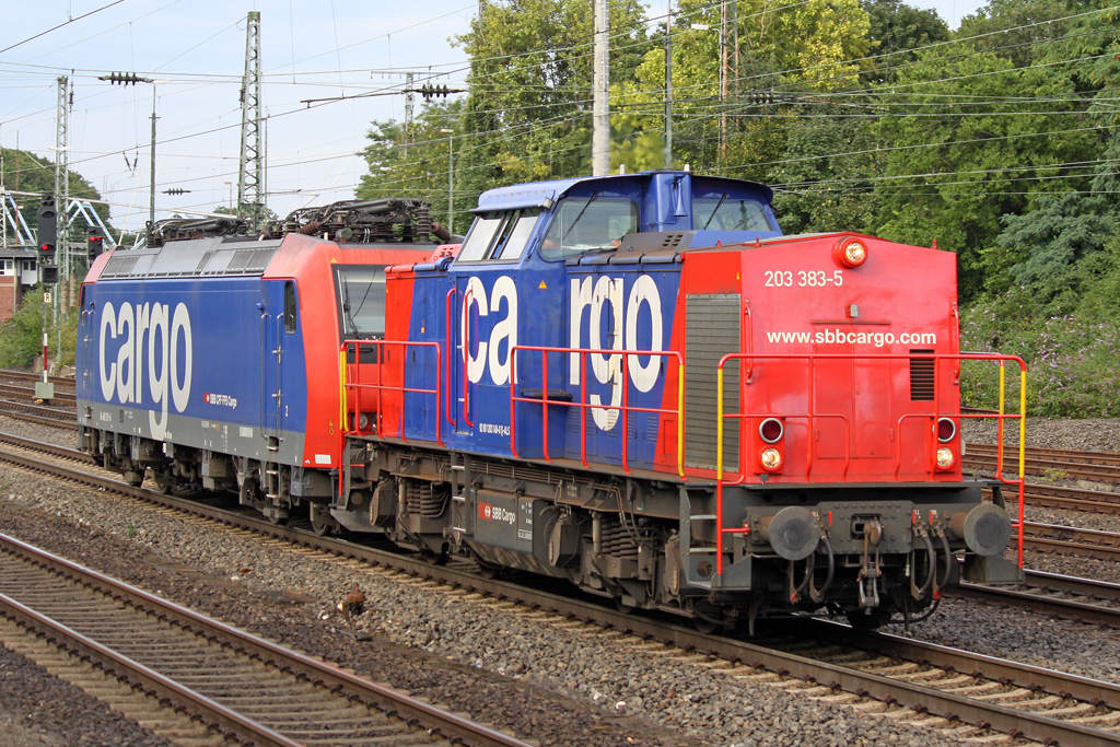 Die SBB 203 383-5 und 482 xxx-x in K�ln West am 13,08,10