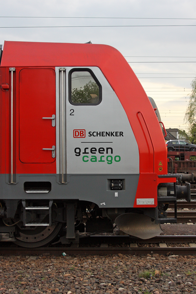 Die seite von der 185 403-3 in Mainz am 13,04,11