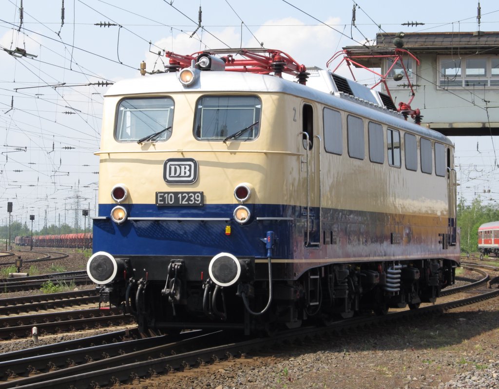 E10 1239 am 21.5.2011 bei der Lokparade im DB Museum Koblenz.
