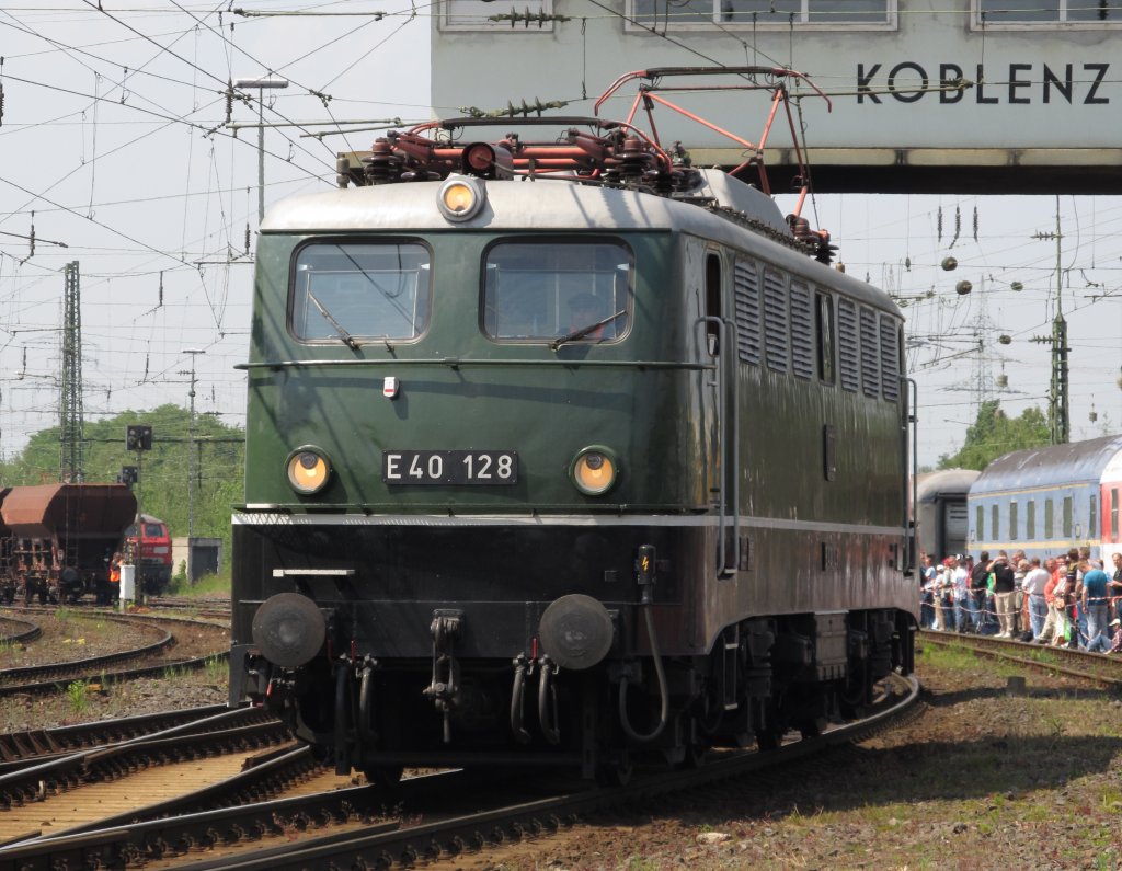 E40 128 am 21.5.2011 bei der Lokparade im DB Museum Koblenz.