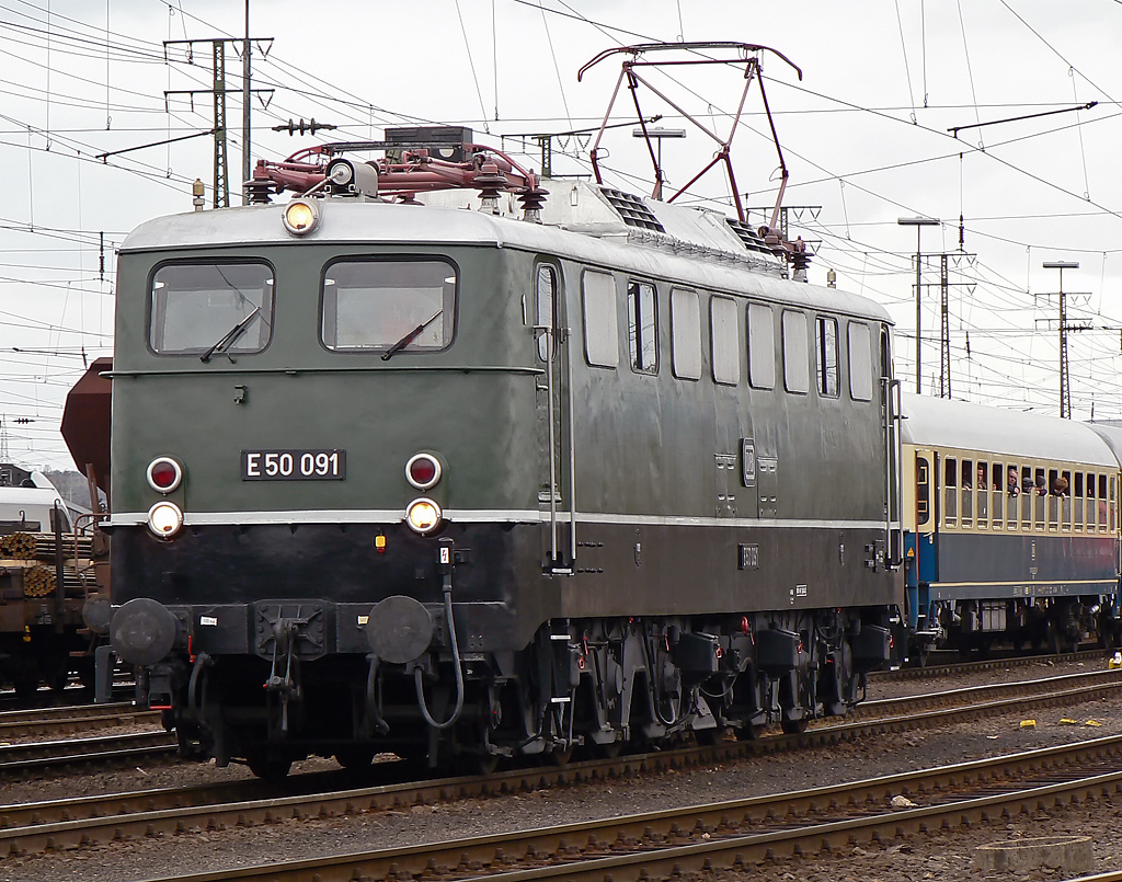E50 091 bei der Lokparade in Koblenz L�tzel am 03.04.2010