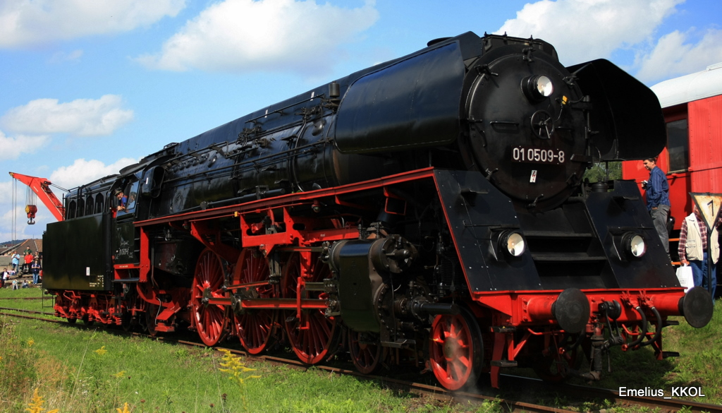 Ein deutlich besseres Foto der 01 509 ebenfalls am 04.09.2010 als Sie vor den Toren von Meinigen auf Einfahrt ins BW wartete um dort restauriert zu werden.